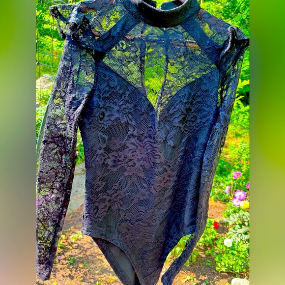 NWOT BLACK LONG SLEEVE LACE BODYSUIT - Picture 5 of 8